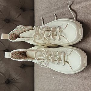 Brand new Converse Run Star high tops